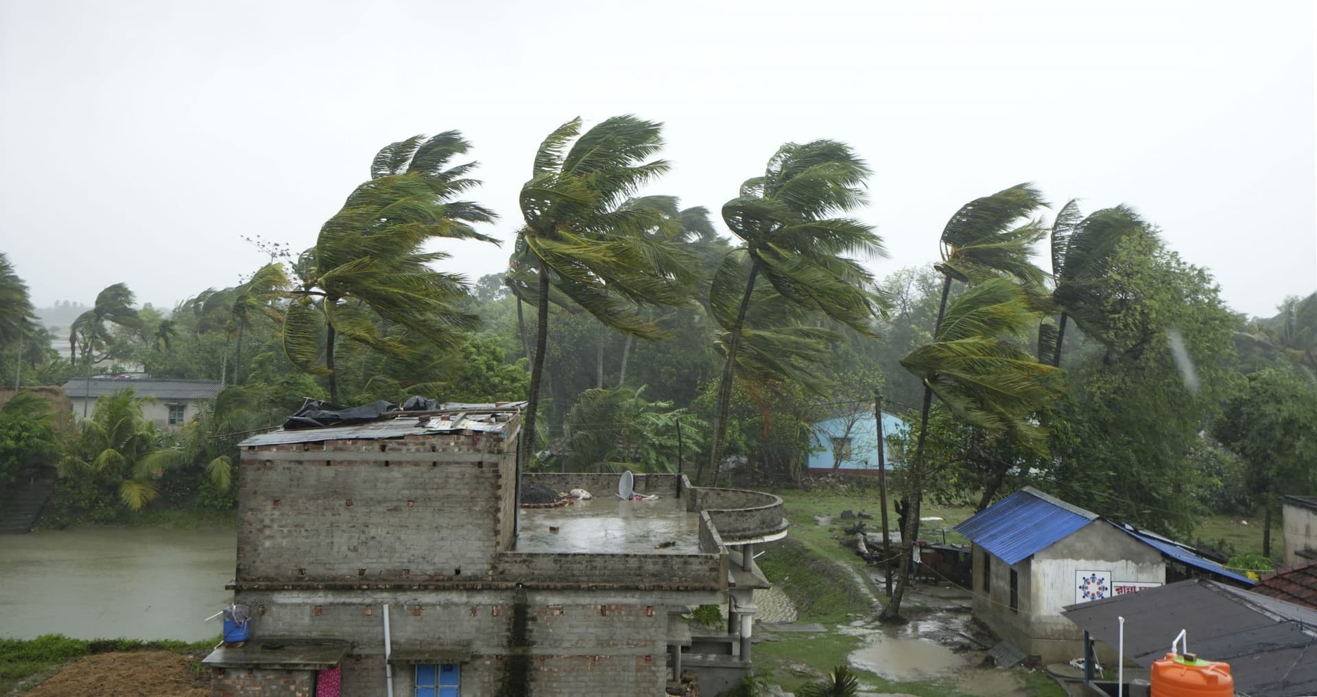 Bihar Weather: भागलपुर-कटिहार में मौसम बदला, इन जिलों में आंधी-तूफान और बारिश की चेतावनी...