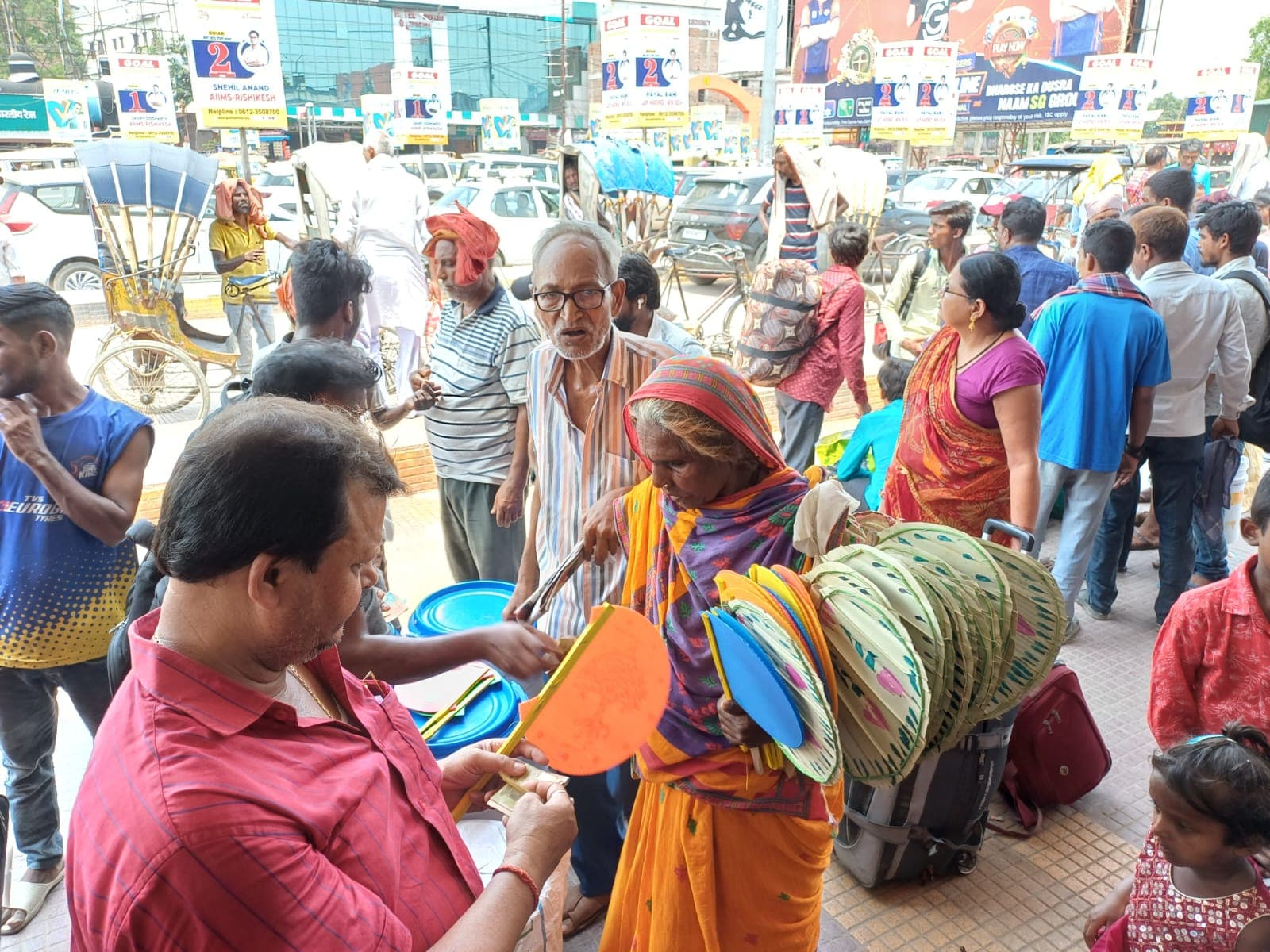 Muzaffarpur Weather: मुजफ्फरपुर में गर्मी के कारण घरों में कैद हुए लोग, पंखा, कूलर व एसी भी फेल