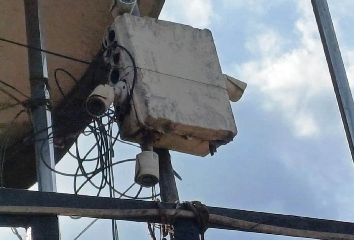 Munger news : शहर की निगहबानी में लगे सीसीटीवी कैमरे खराब, कैसे होगा क्राइम कंट्रोल