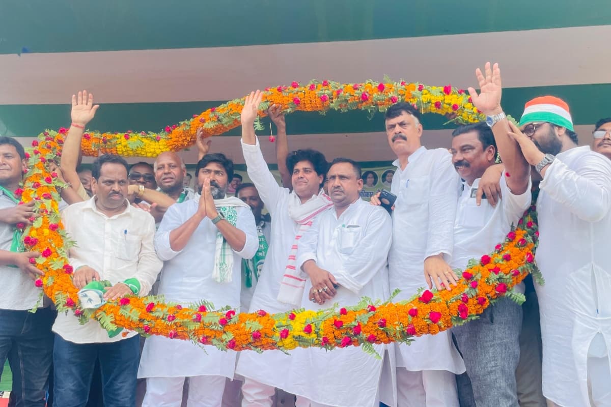 राजमहल में सांसद इमरान प्रतापगढ़ी ने JMM प्रत्याशी विजय हांसदा के पक्ष में कियी प्रचार, कहा- राहुल का हाथ करें मजबूत