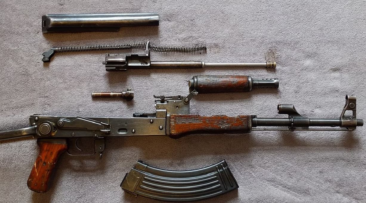 Muzaffarpur News: पुलिस लाइन में होगी AK-47 की जांच, फकुली थानेदार ने कोर्ट में दी अर्जी