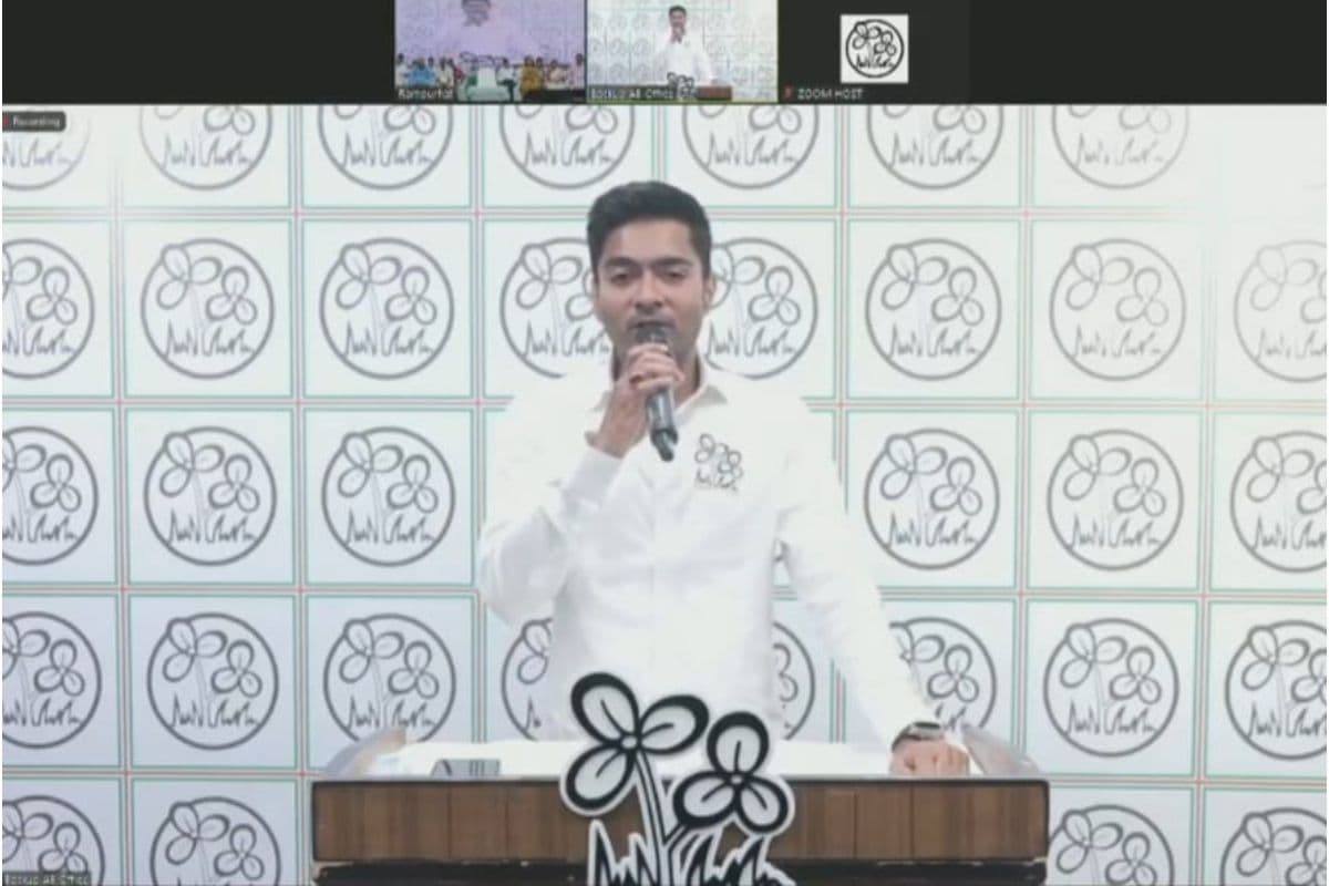 Abhishek Banerjee : खराब मौसम के कारण बीरभूम में अभिषेक बनर्जी का हेलीकॉप्टर नहीं कर सका लैण्डिंग, तृणमूल नेता ने वर्चुअली किया  जनसभा को सम्बोधित