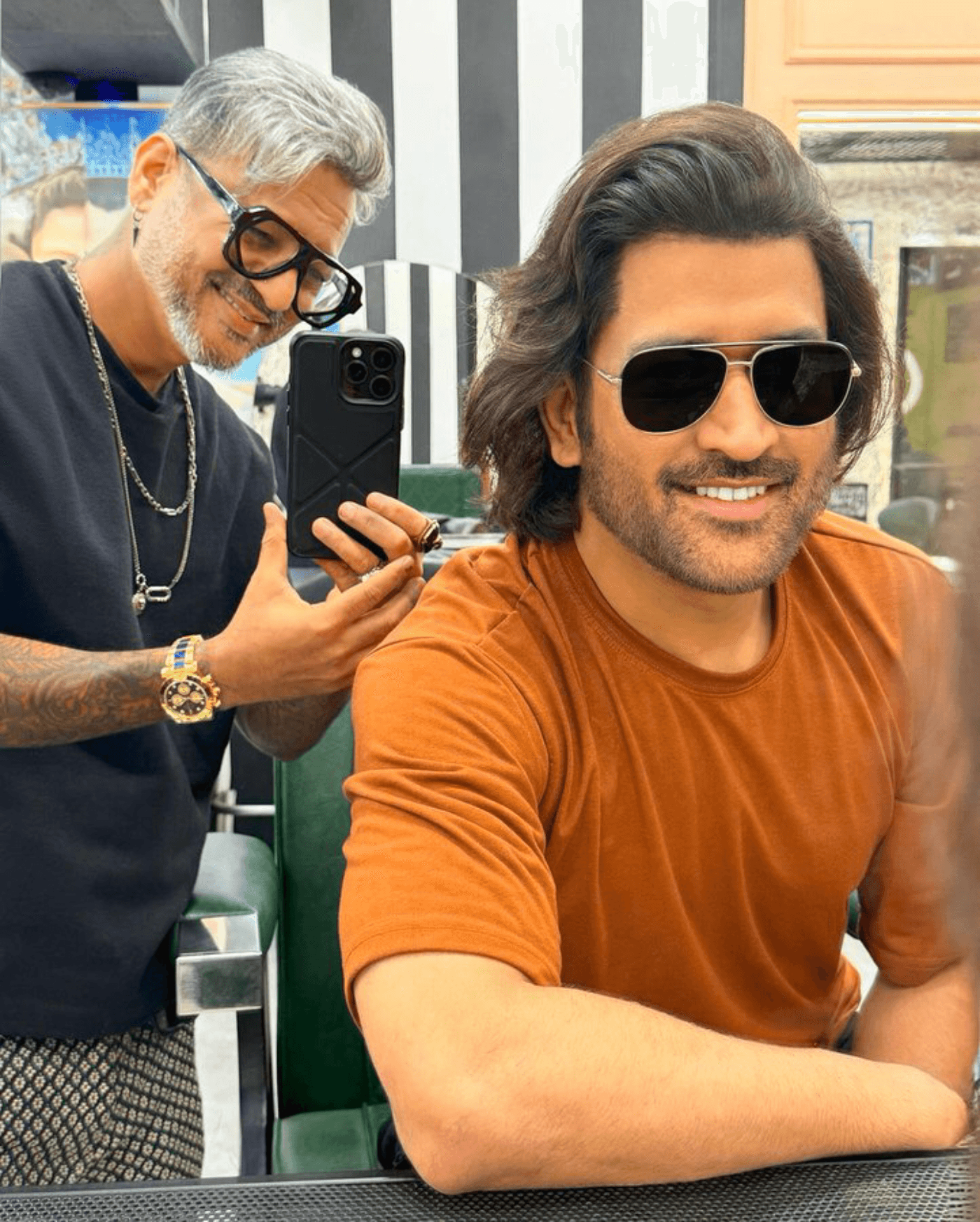 MS Dhoni का नया लुक आया सामने, देखें तस्वीर