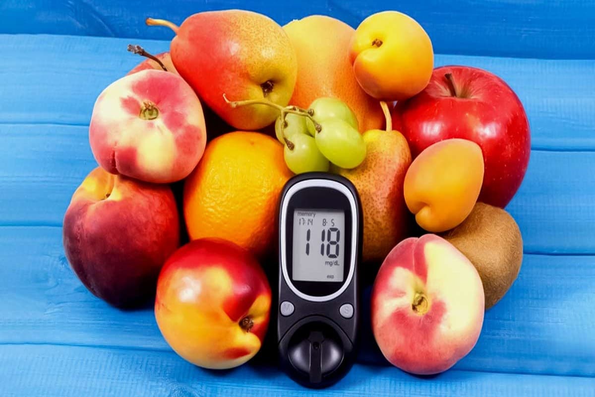 Best Fruits For Diabetic Patients: गर्मी में बढ़ जाता है डायबिटीज तो रोज सुबह उठते ही खाएं ये 6 चीज, तुरंत कंट्रोल होगा ब्लड शुगर