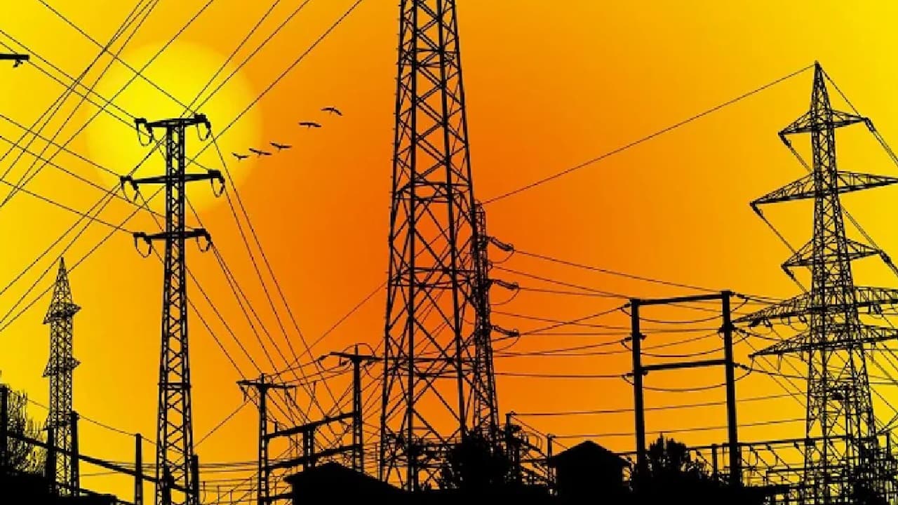 भीषण गर्मी में ऐसे चले एसी-कूलर… उड़ने लगी बिजली, फुल पावर में डिमांड