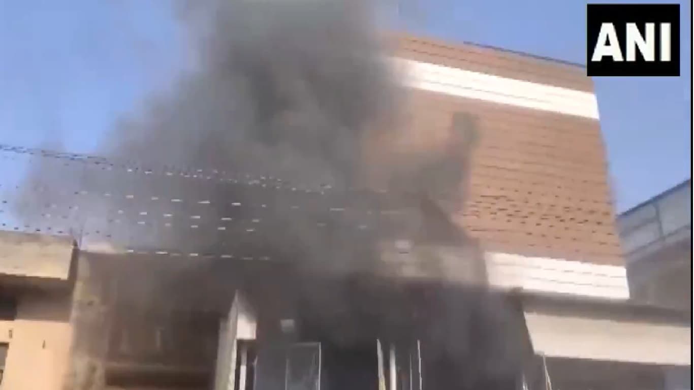 Haryana Fire: सोनीपत रबर फैक्ट्री में भीषण आग, बॉयलर फटने से 40 से अधिक लोग झुलसे