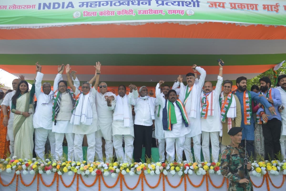 Lok Sabha Election 2024 : सीएम चंपाई सोरेन ने केंद्र सरकार के ऊपर साधा निशाना, 10 साल के शासन को कहा जुमला