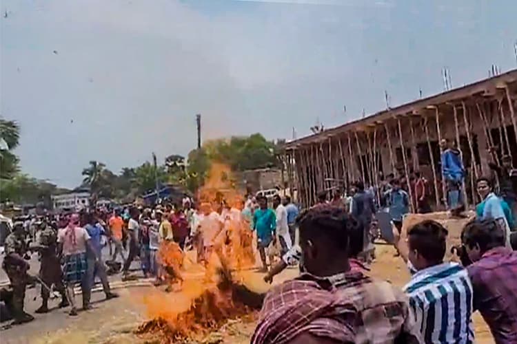 Lok Sabha Election 2024 : छठे चरण के मतदान के दौरान अशांत रहा बंगाल, कहीं पर हुई बमबारी तो कहीं प्रदर्शन