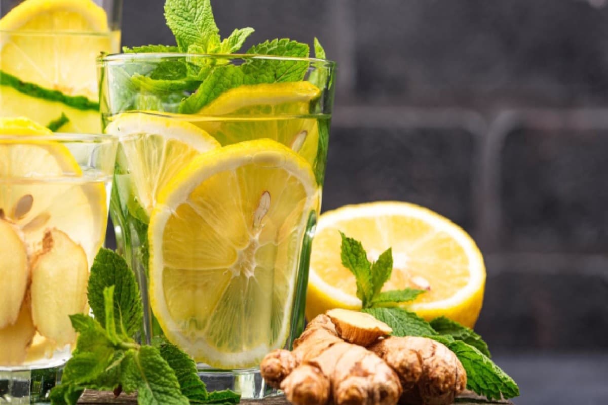 Mint and Lemon Juice: डायटीशियन से जानें पुदीना और नींबू पीने के लाभ