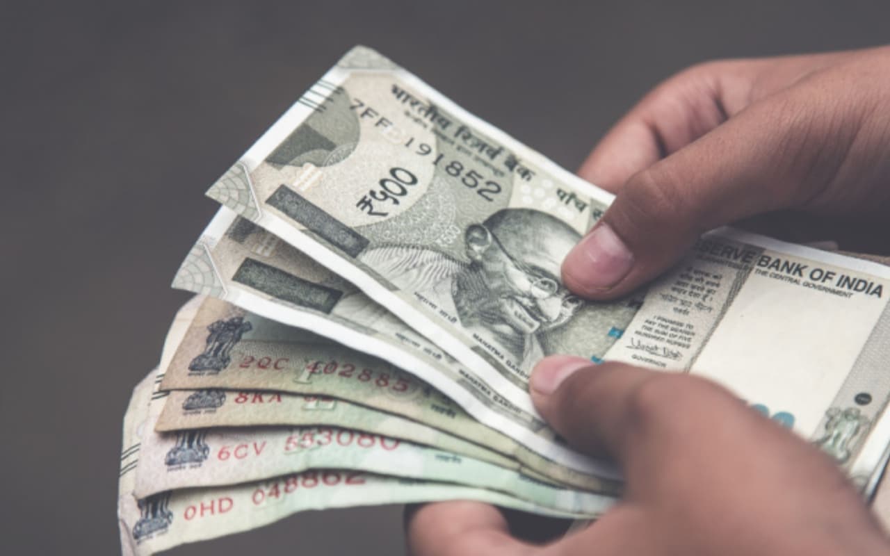 Diwali Gift: बिहार सरकार के इन कर्मचारियों का 10 हजार रुपया बढ़ा मानदेय, मिला दिवाली गिफ्ट