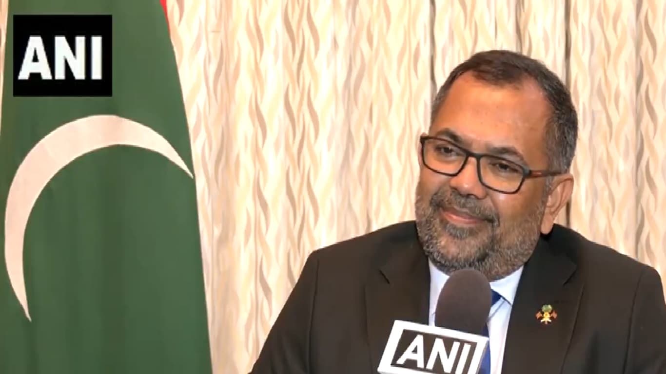 India Maldives Relations: भारत से पंगा लेना मालदीव को पड़ा भारी, विदेश मंत्री मूसा जमीर ने माना, पर्यटन पर पड़ा गहरा असर