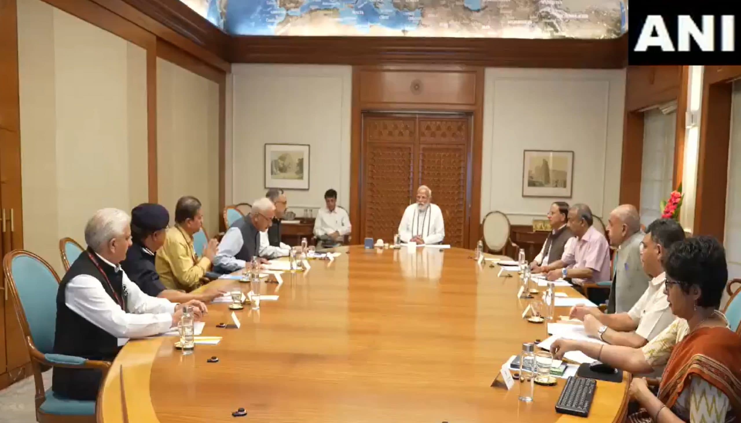 Preparations for landfall of cyclone 'Remal'