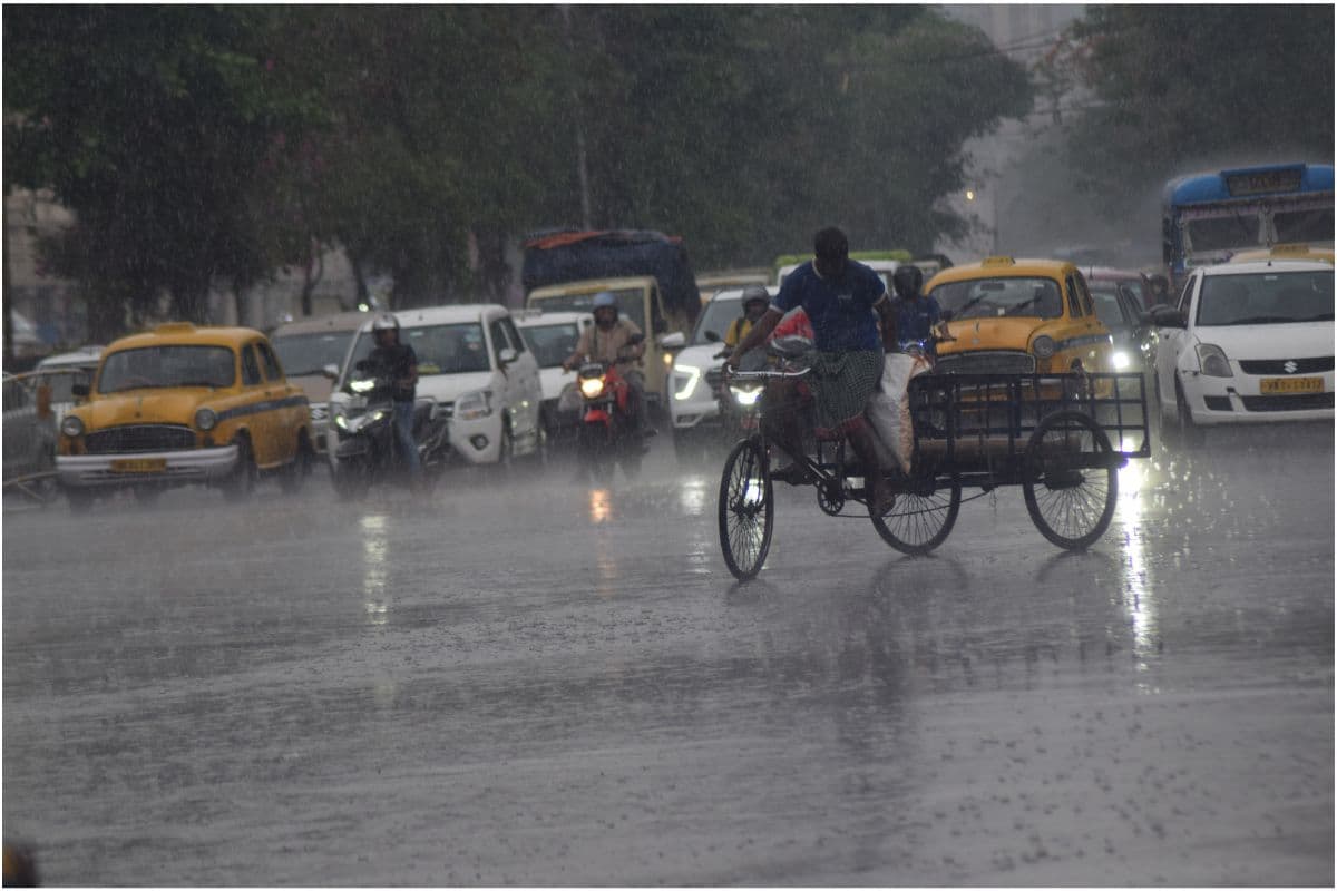 Bengal Weather Forecast : कोलकाता समेत जिलों में आज शाम से भारी बारिश की संभावना