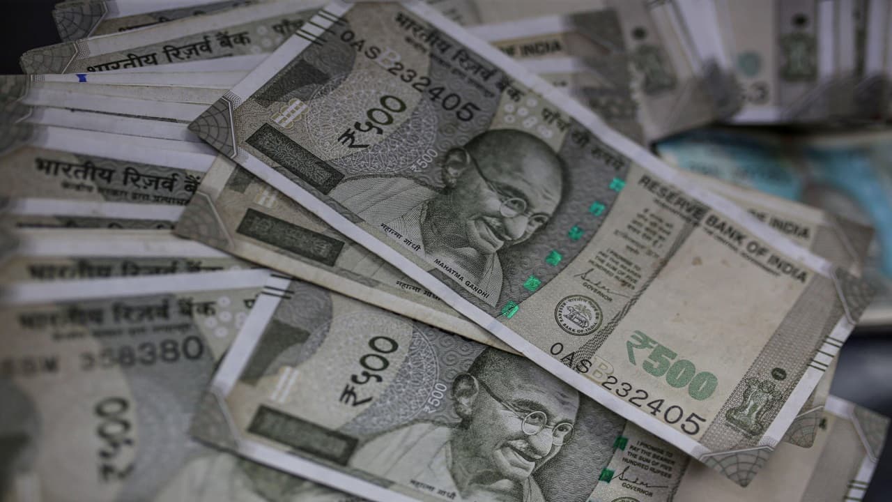 अकेले बाजार फाड़े हुए 500 का कड़कड़िया नोट, दाद दे रहा आरबीआई
