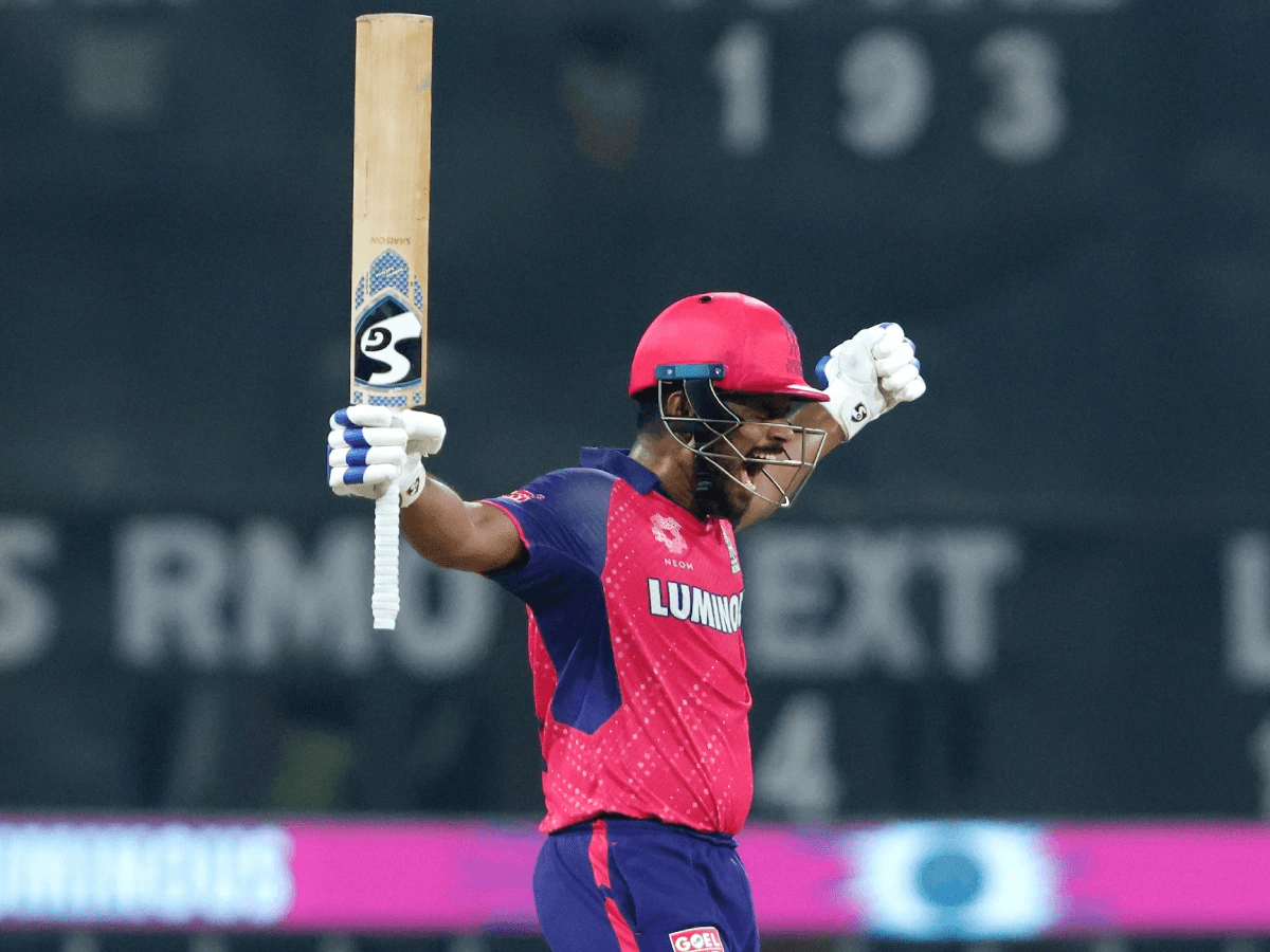 छक्का लगाते ही चल दिए पवेलियन... सैमसन के साथ मैदान पर आखिर हुआ क्या