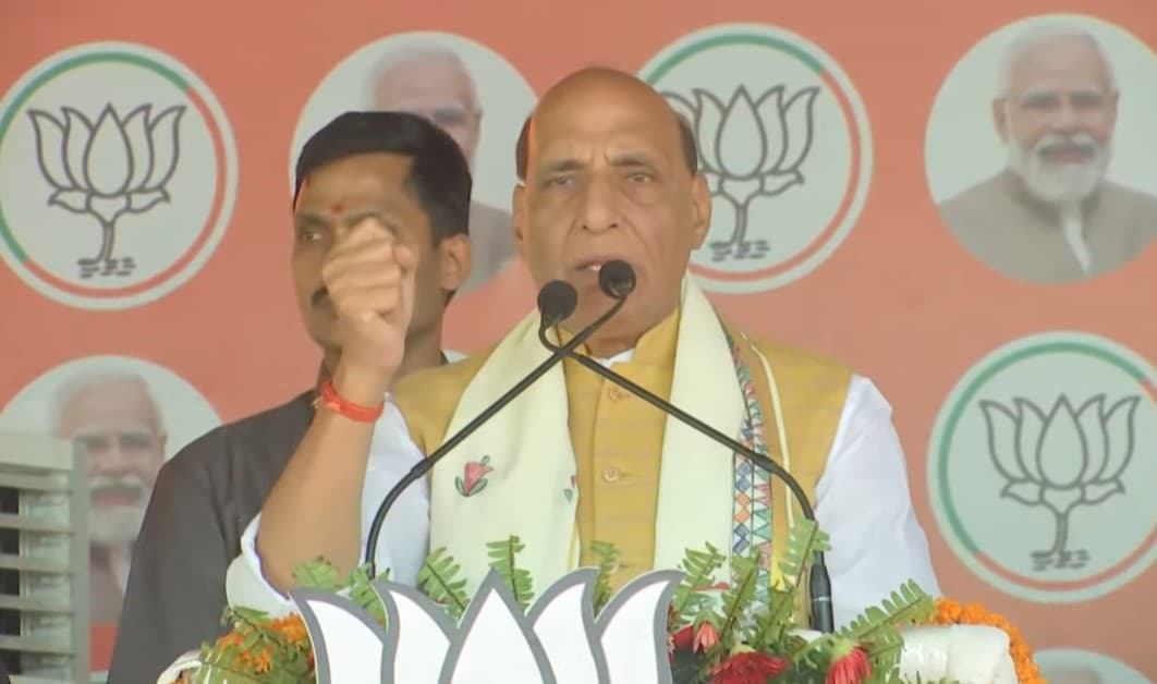 बिहार में राजनाथ सिंह खूब गरजे, बोले- ' जरूरत पड़ी तो सीमा के उस पार जाकर भी भारत मार सकता है..'