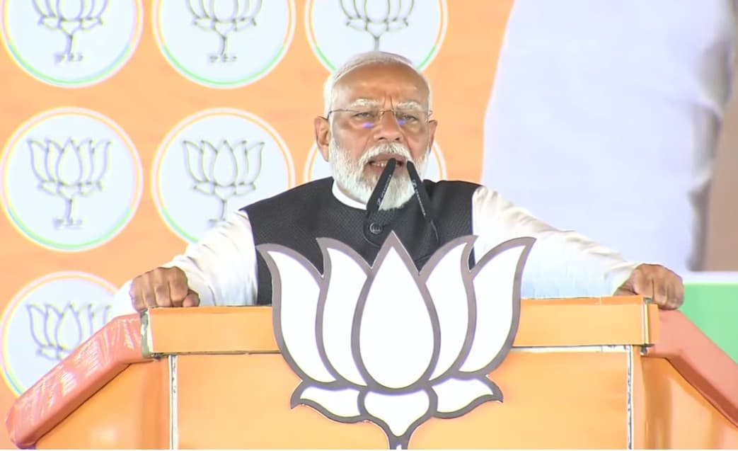 ‘चोरों की नींद उड़ गयी है..’ हाजीपुर में पीएम मोदी ने दी चेतावनी, जानिए राजद और कांग्रेस पर क्या-क्या बोले..