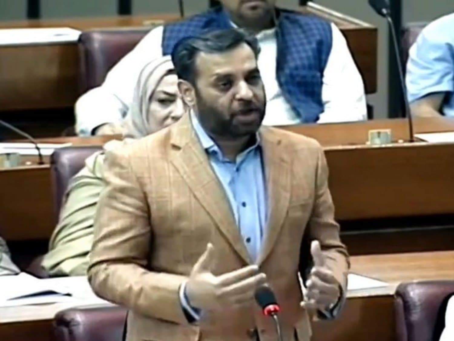 Pakistan News : 'भारत चांद पर पहुंच गया, हमारे बच्चे गटर में गिरकर मर रहे हैं', सांसद ने खोली पाकिस्तान की पोल