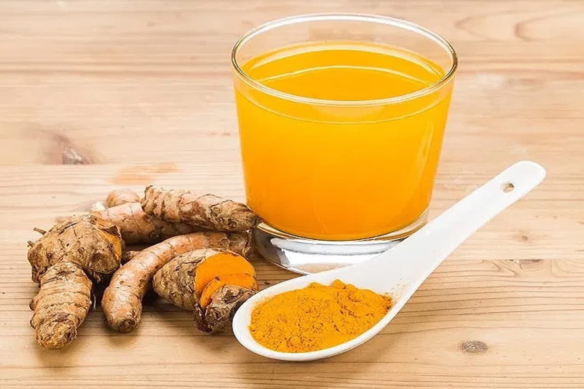 Turmeric: हल्दी वाला पानी पीने के 5 सबसे बड़े और अद्भुत फायदे