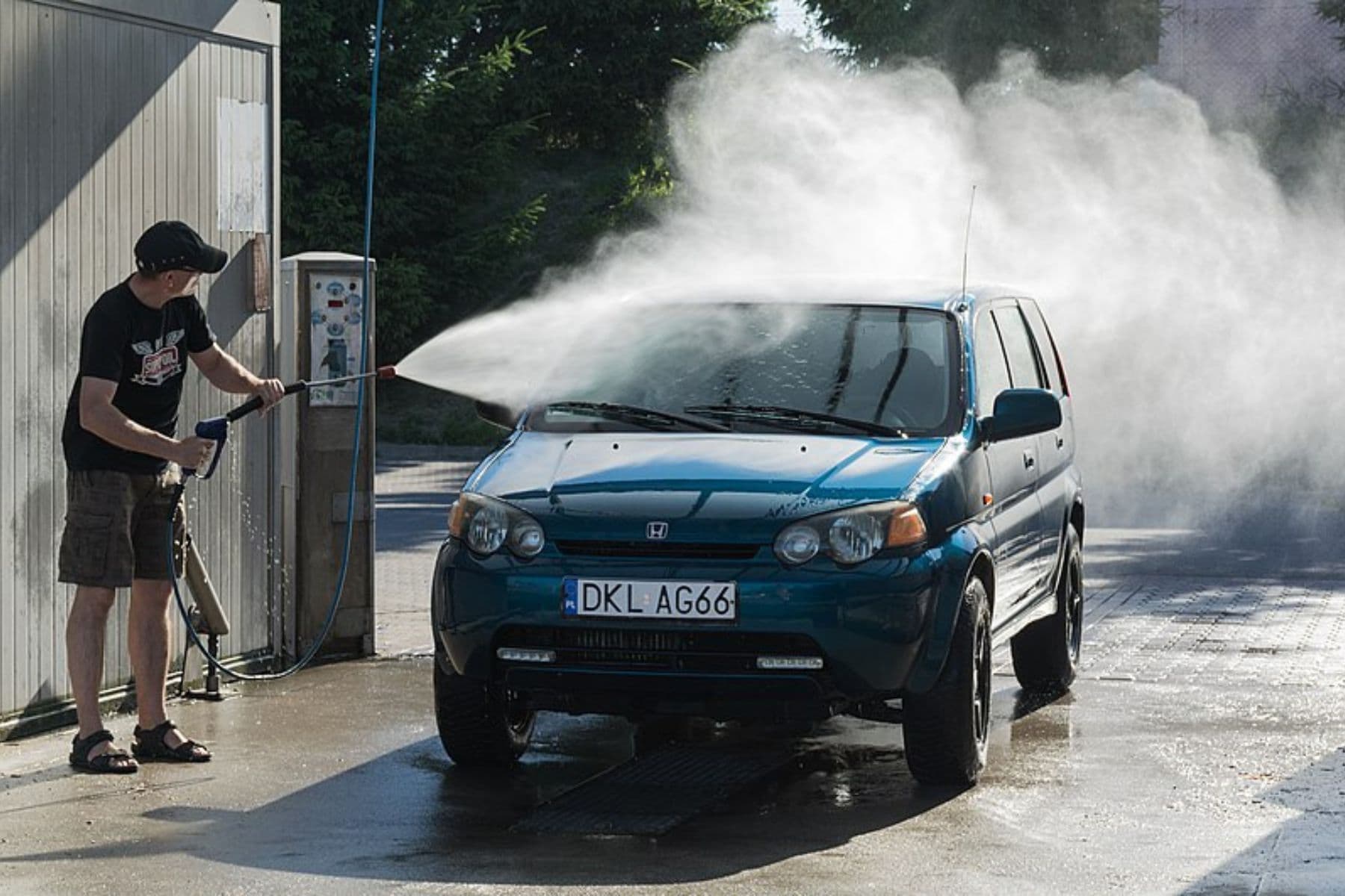 सप्लाई वाटर से गाड़ी धोने पर लगेगा 5,000 रुपये का जुर्माना, काट दिया जाएगा वाटर कनेक्शन