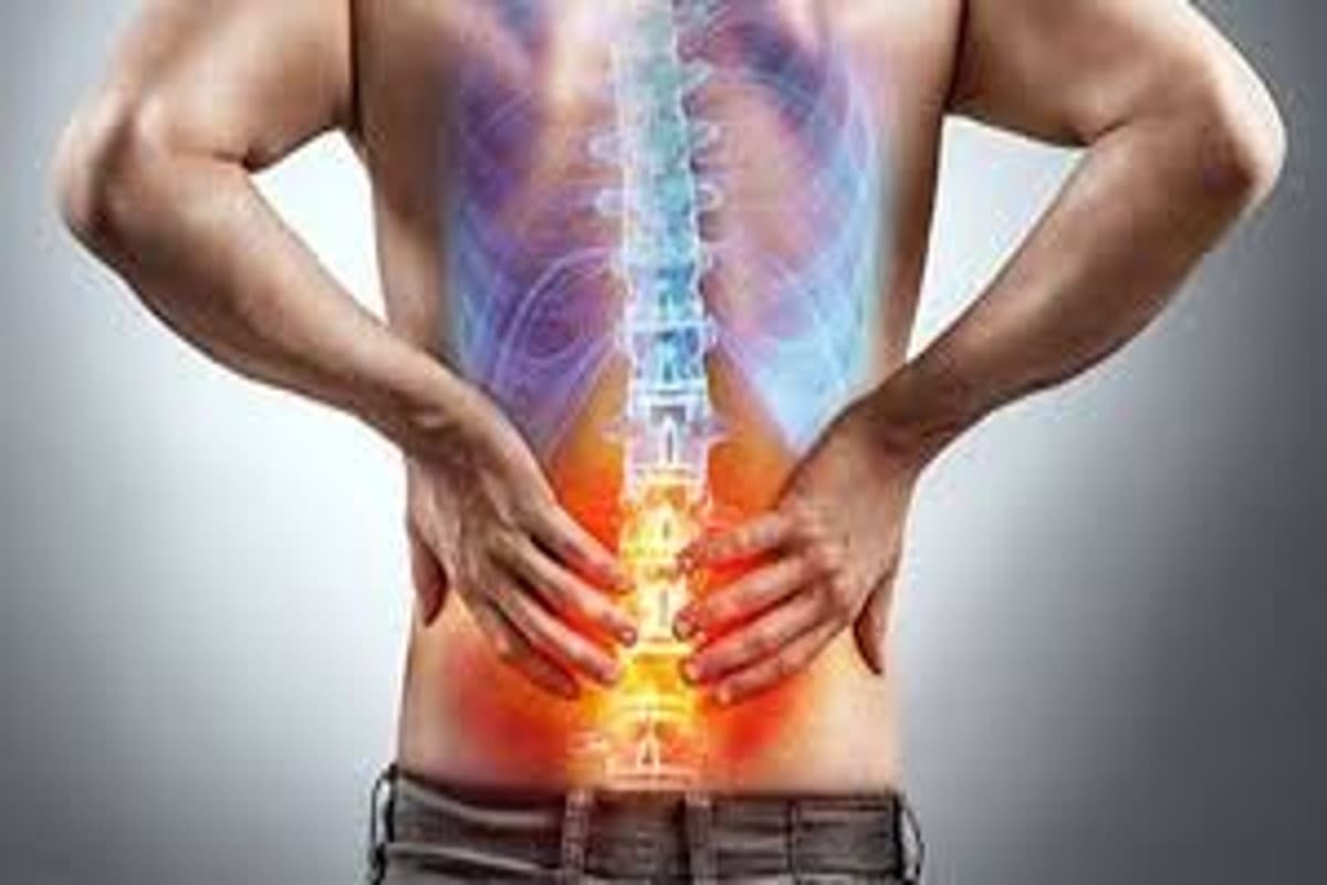 Vitamin D Deficiency Symptoms: इस विटामिन की कमी से होता है कमर दर्द, जानें क्या खाएं, एक्सपर्ट से