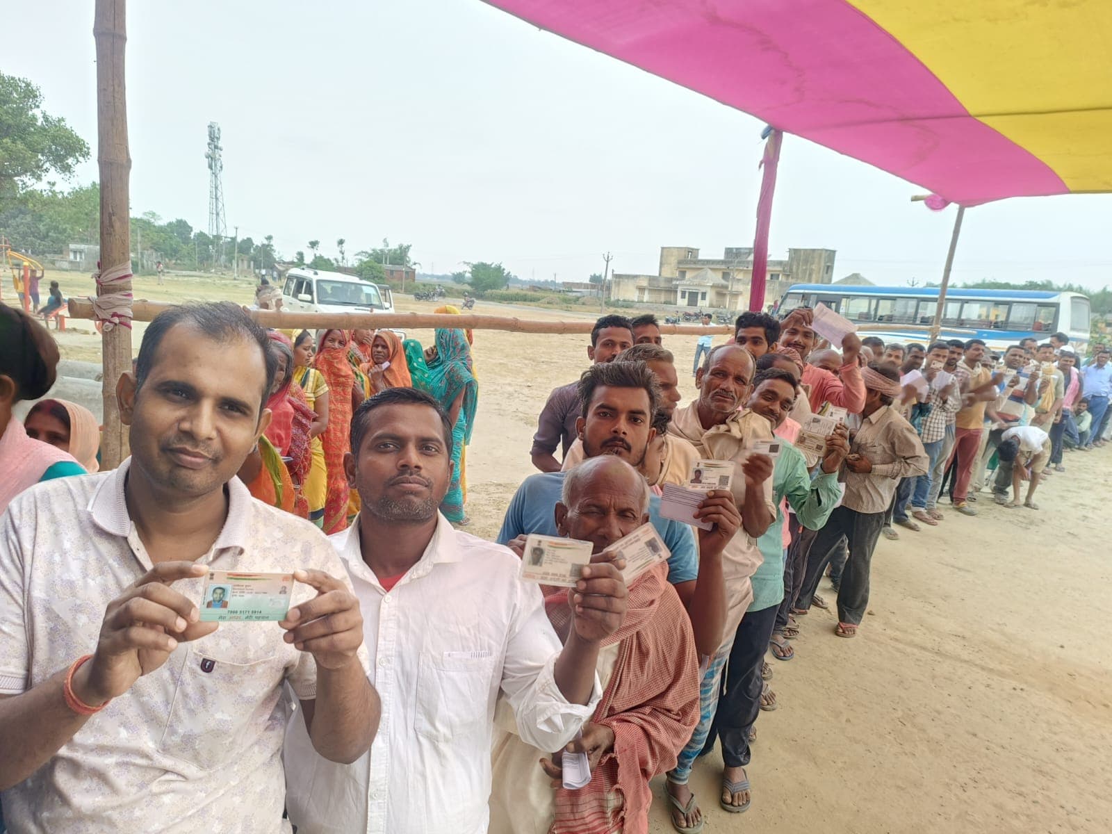 बिहार की 5 सीटों पर तीसरे में 54 उम्मीदवारों की किस्मत EVM में कैद, जानिए कितनी हुई वोटिंग?