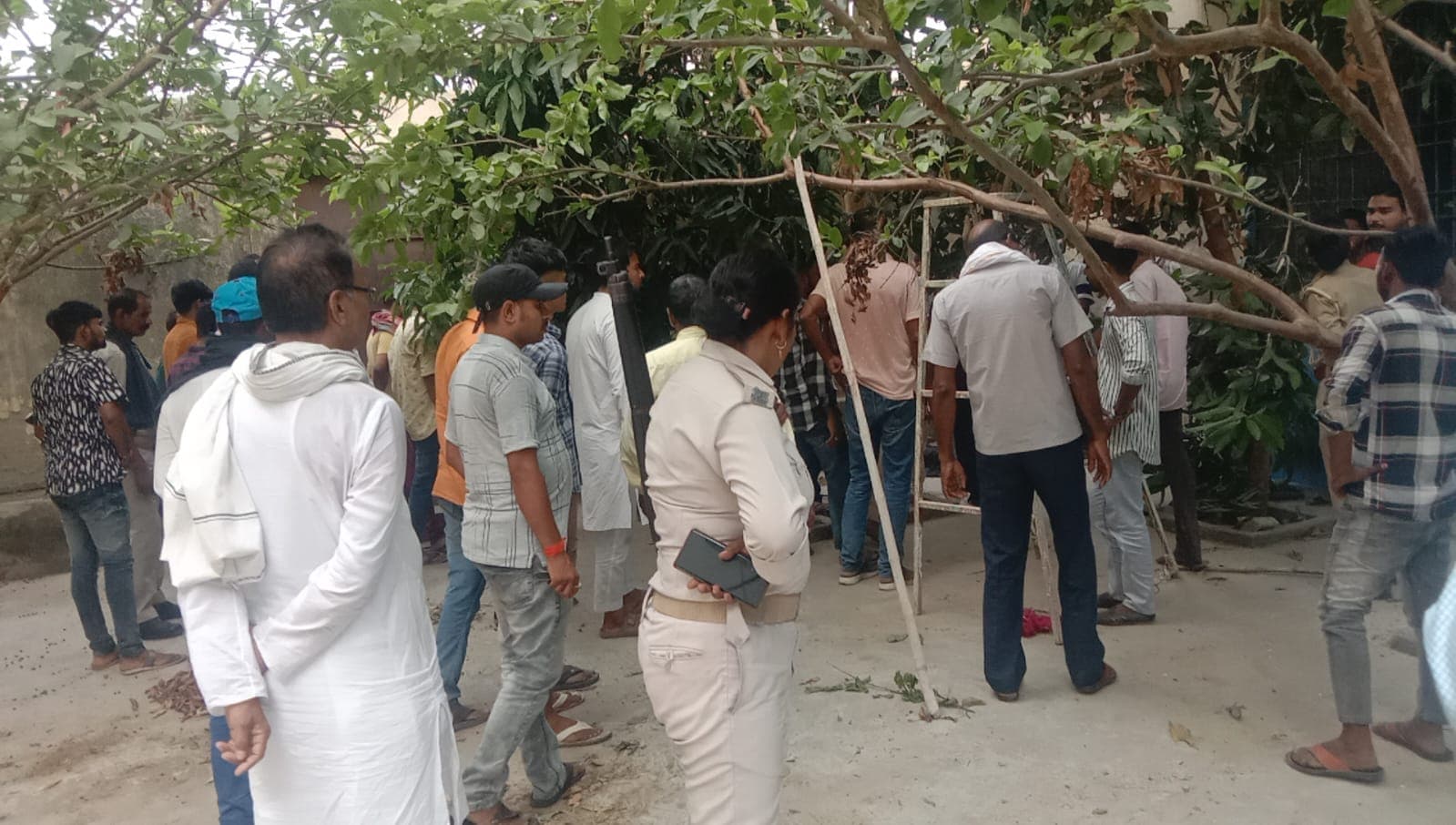 बिहार में आंधी-बारिश का कहर: औरंगाबाद में पेंटिंग करते वक्त तेज हवा से गिरकर मजदूर की मौत