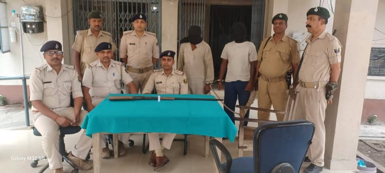 VTR के जंगल में किसी घटना को अंजाम देने की नियत से छिपे थे 2 अपराधी, बगहा पुलिस ने किया गिरफ्तार