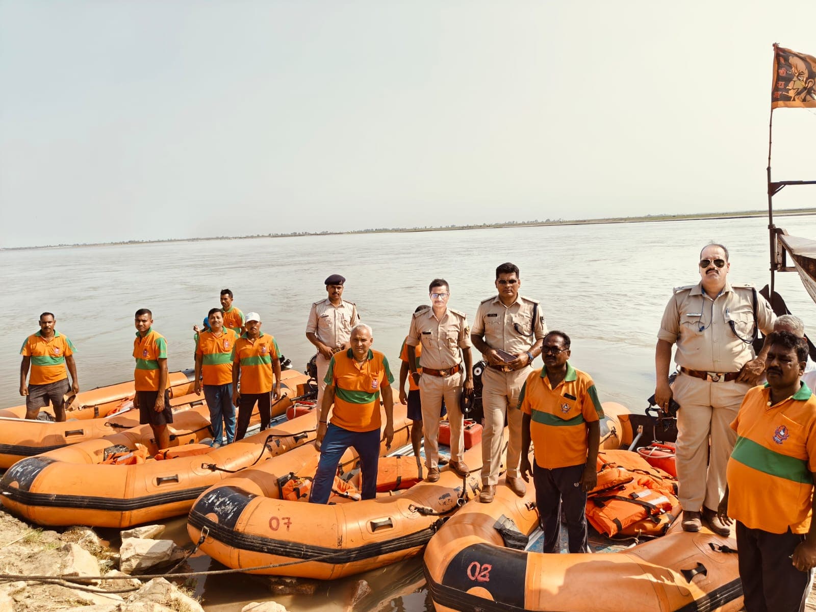 वाल्मीकिनगर लोकसभा चुनाव : सड़क से लेकर नदी तक पुलिस की नजर, SDRF भी कर रही पेट्रोलिंग