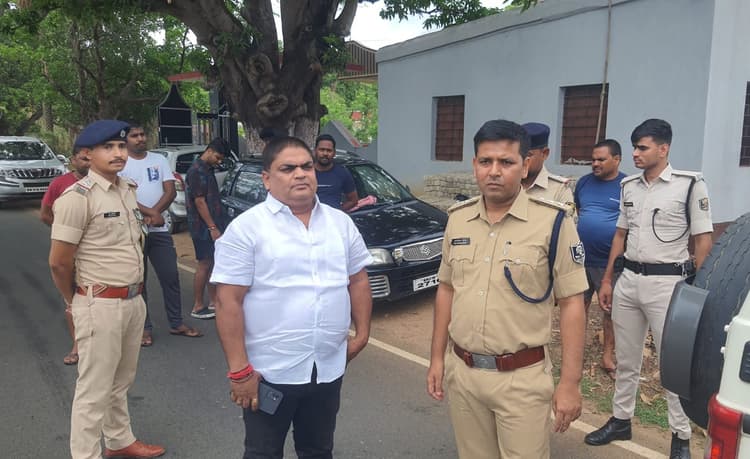 संगठन में आकर दें बयान…वरना परिणाम भुगतने को रहें तैयार, पंचायत समिति सदस्य के पति को नक्सलियों ने दी धमकी