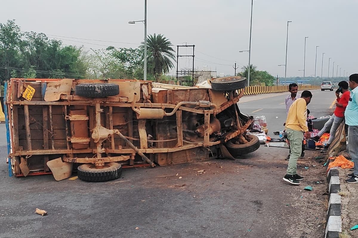 बारातियों से भरी पिकअप वैन झारखंड के घाटशिला में पलटी, 23 लोग घायल, 6 की हालत गंभीर