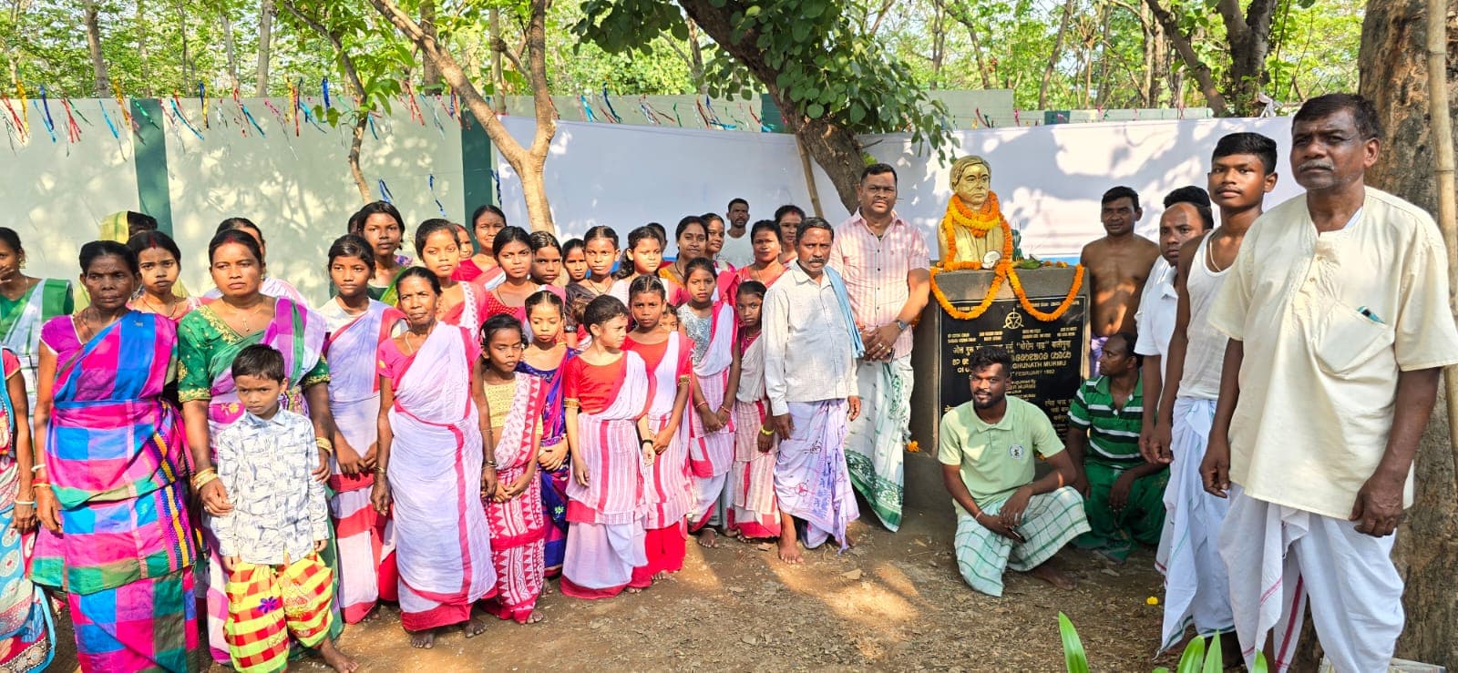 संताल समाज ने पंडित रघुनाथ मुर्मू को उनकी 119वीं जयंती पर श्रद्धांजलि अर्पित किया, ओलचिकी लिपि को जन-जन तक पहुंचाने का संकल्प लिया