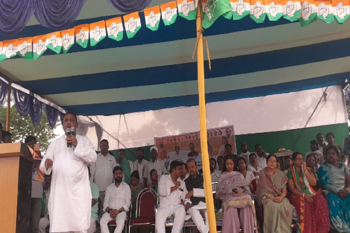 Lok Sabha Election: सरायकेला में मंत्री बन्ना गुप्ता ने भाजपा पर साधा निशाना, बोले- संविधान बदलने की हो रही है साजिश