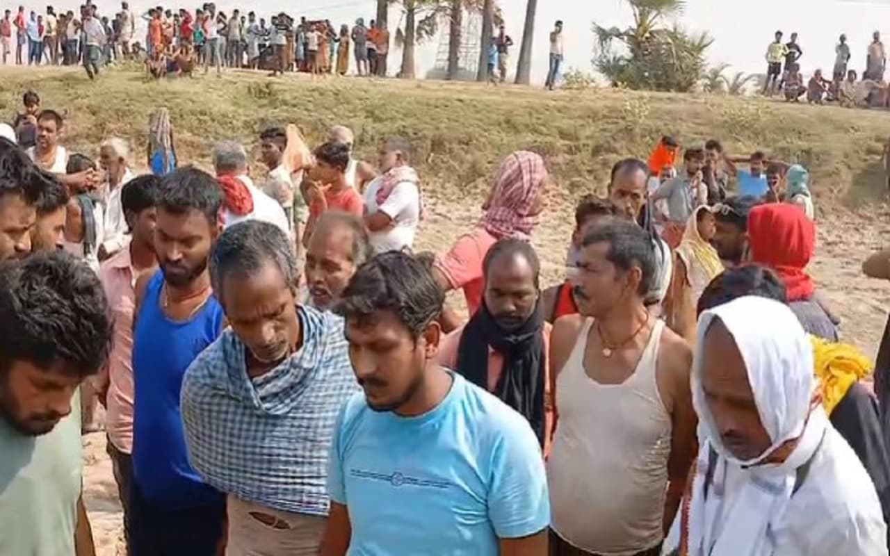 Bihar News: जमुई में अपराधियों ने किसान की पीट-पीटकर की हत्या, सीमावर्ती इलाके में फेंका शव, फैली सनसनी
