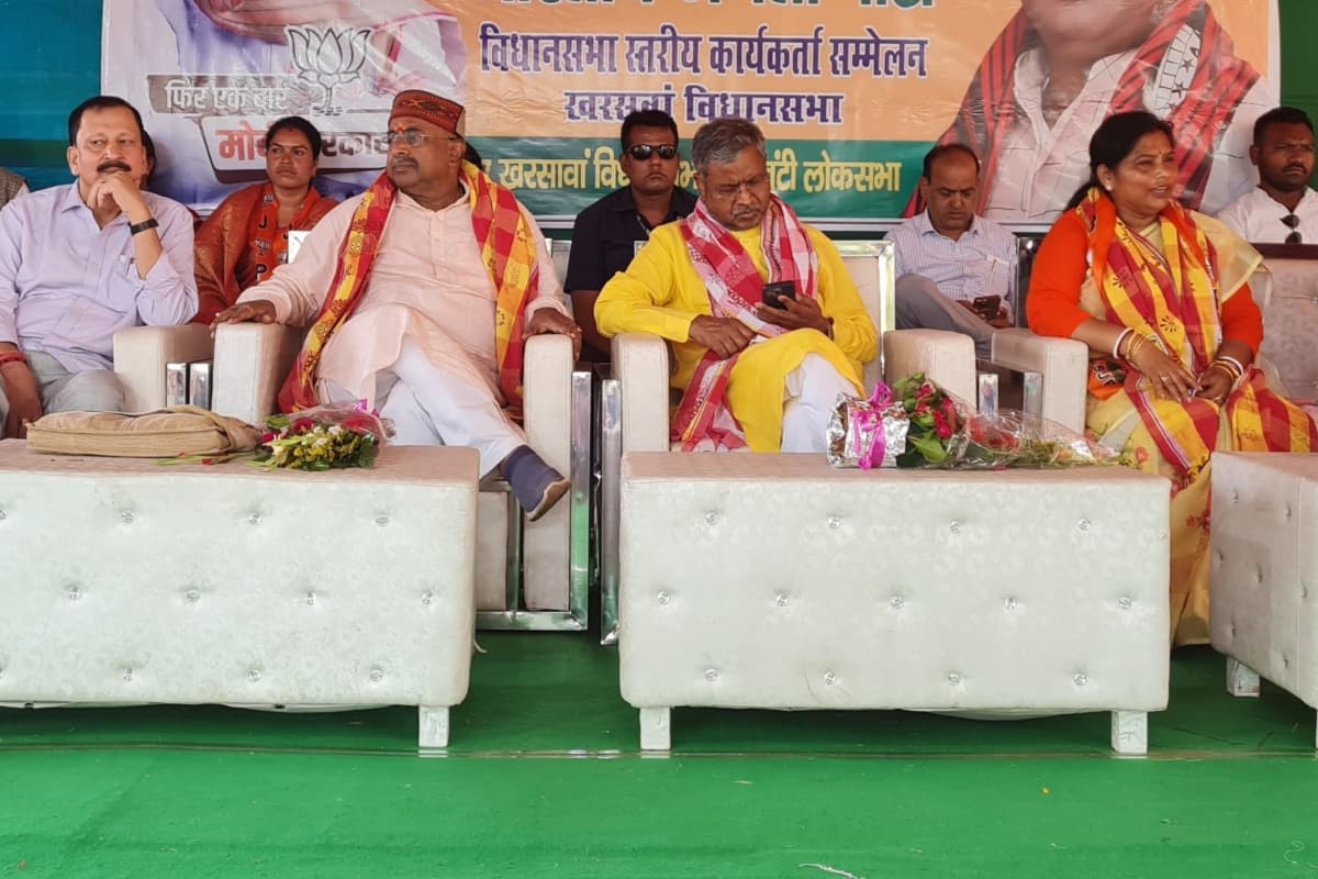 बाबूलाल मरांडी ने खरसावां में की चुनावी सभा, झामुमो पर साधा निशाना, केंद्र की गिनाई उपलब्धियां