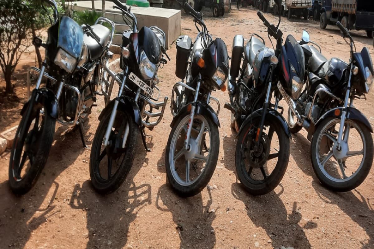 चतरा पुलिस ने बाइक चोर गिरोह का किया भंडाफोड़, 3 गिरफ्तार