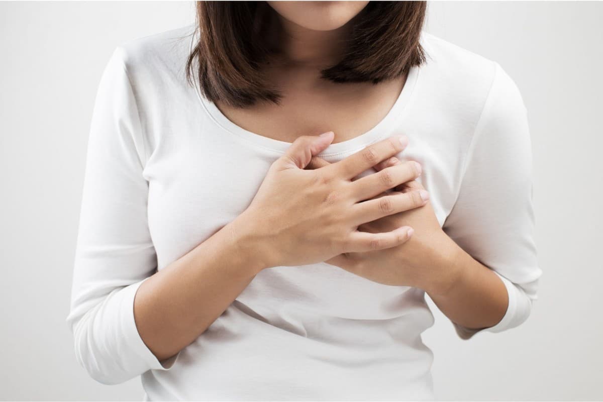 Ayurvedic Tips: सीने में दर्द है तो अपनाएं ये आयुर्वेदिक उपाय