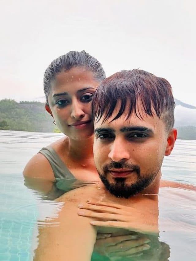 आदिल खान पत्नी सोमी संग हुए रोमांटिक, पूल से हनीमून की फोटोज की शेयर