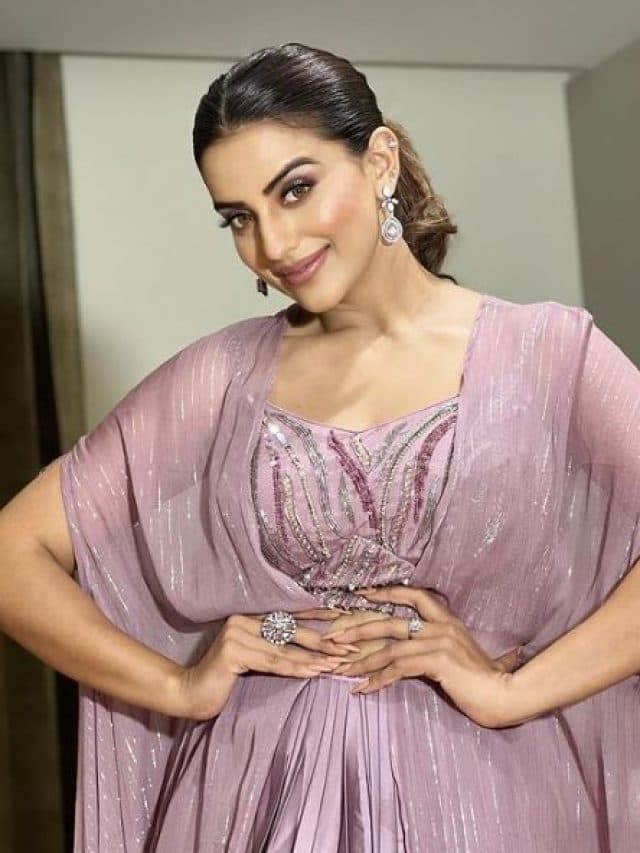 अक्षरा सिंह की पहली सैलरी जानते हैं आप, कड़ी मेहनत के बाद आज करोड़ों की मालकिन हैं भोजपुरी एक्ट्रेस