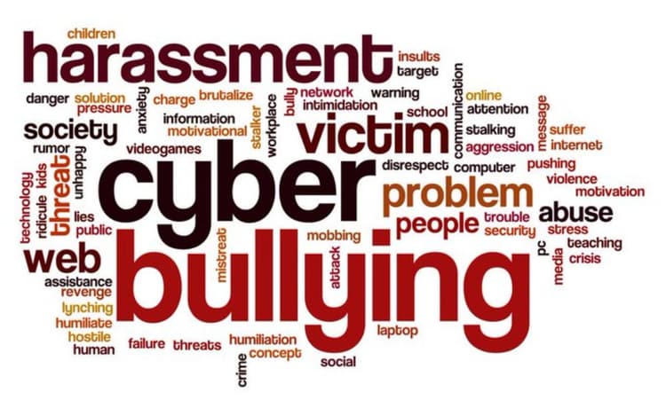 ऑनलाइन दुर्व्यवहार गंभीर समस्या