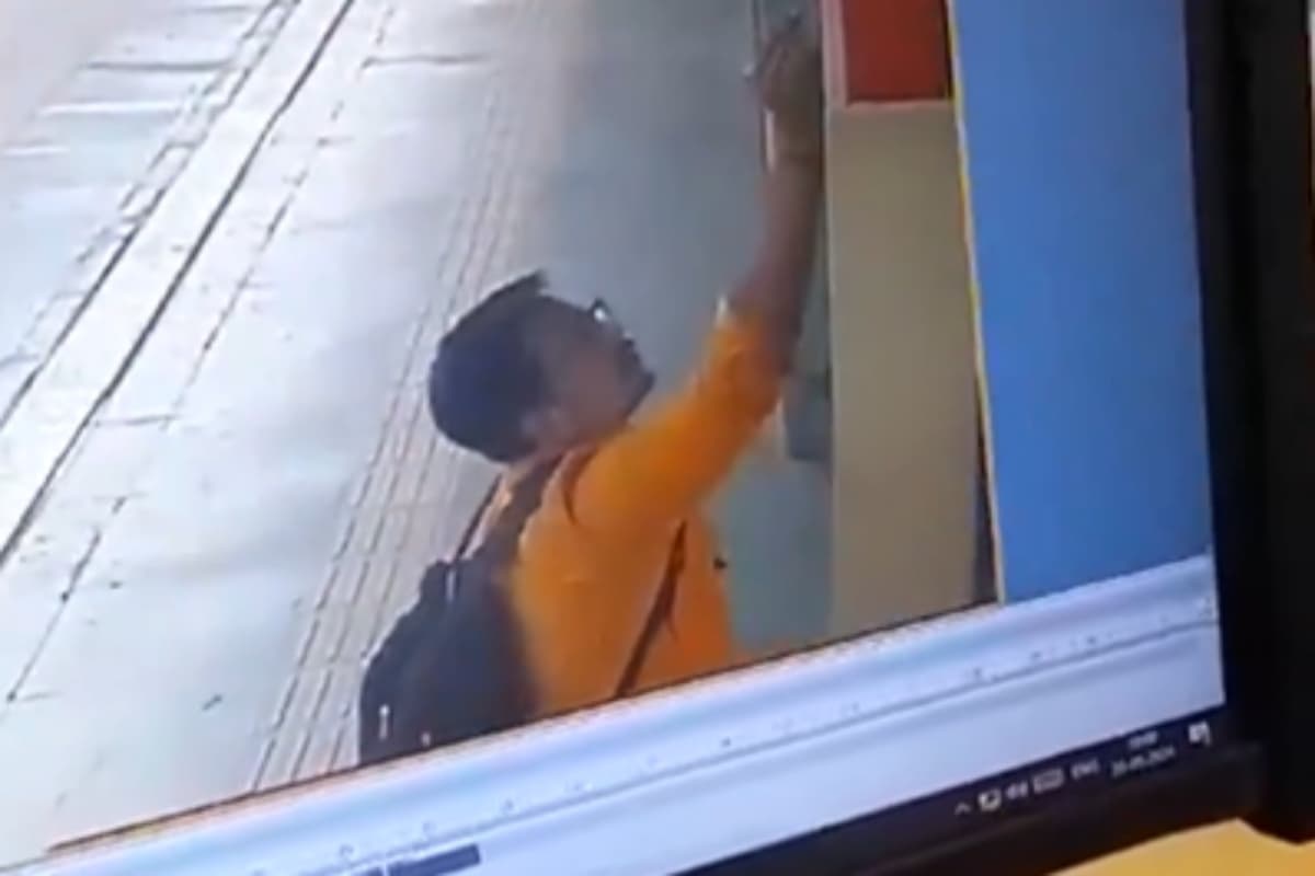 CM Arvind Kejriwal को जान से मारने की धमकी भरा मैसेज लिखने वाला आरोपी गिरफ्तार, दिल्ली पुलिस कर रही थी तलाश