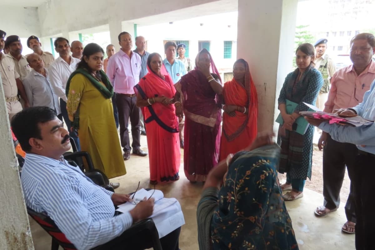 Lok Sabha Election 2024: चुनाव आयोग ने दिव्यांगों और वरिष्ठ मतदाताओं के लिए किया ये विशेष इंतजाम