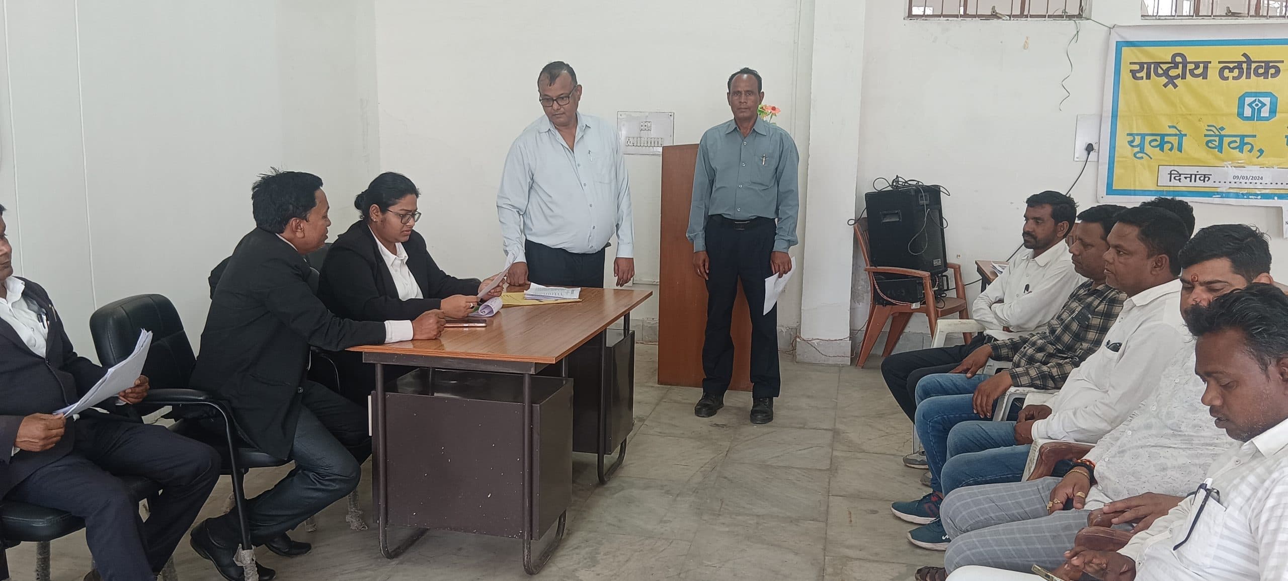 एसडीजेएम ने अधिवक्ताओं व पीएलवी के साथ की बैठक