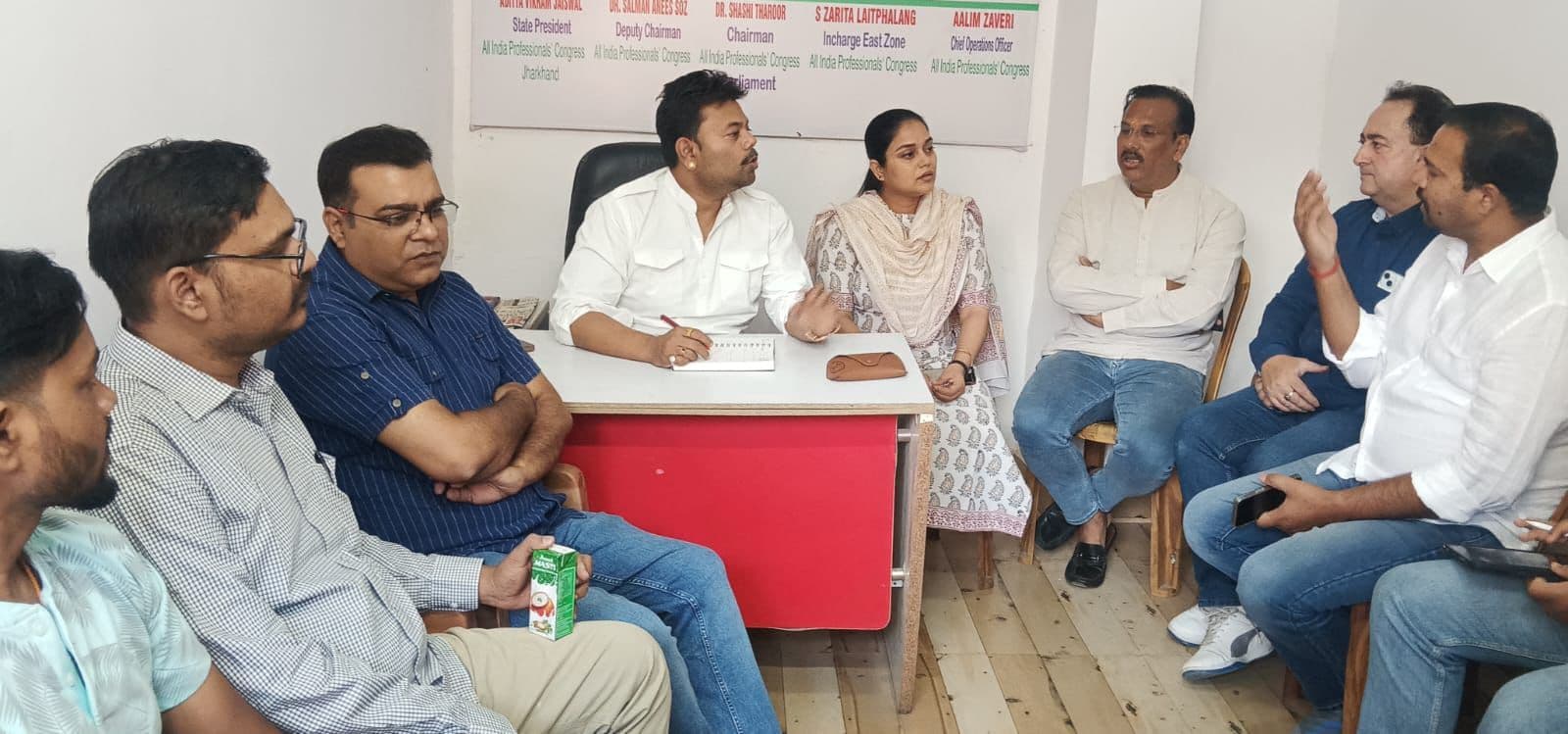 लोगों को कांग्रेस के मेनिफेस्टो की जानकारी देंगे : आदित्य