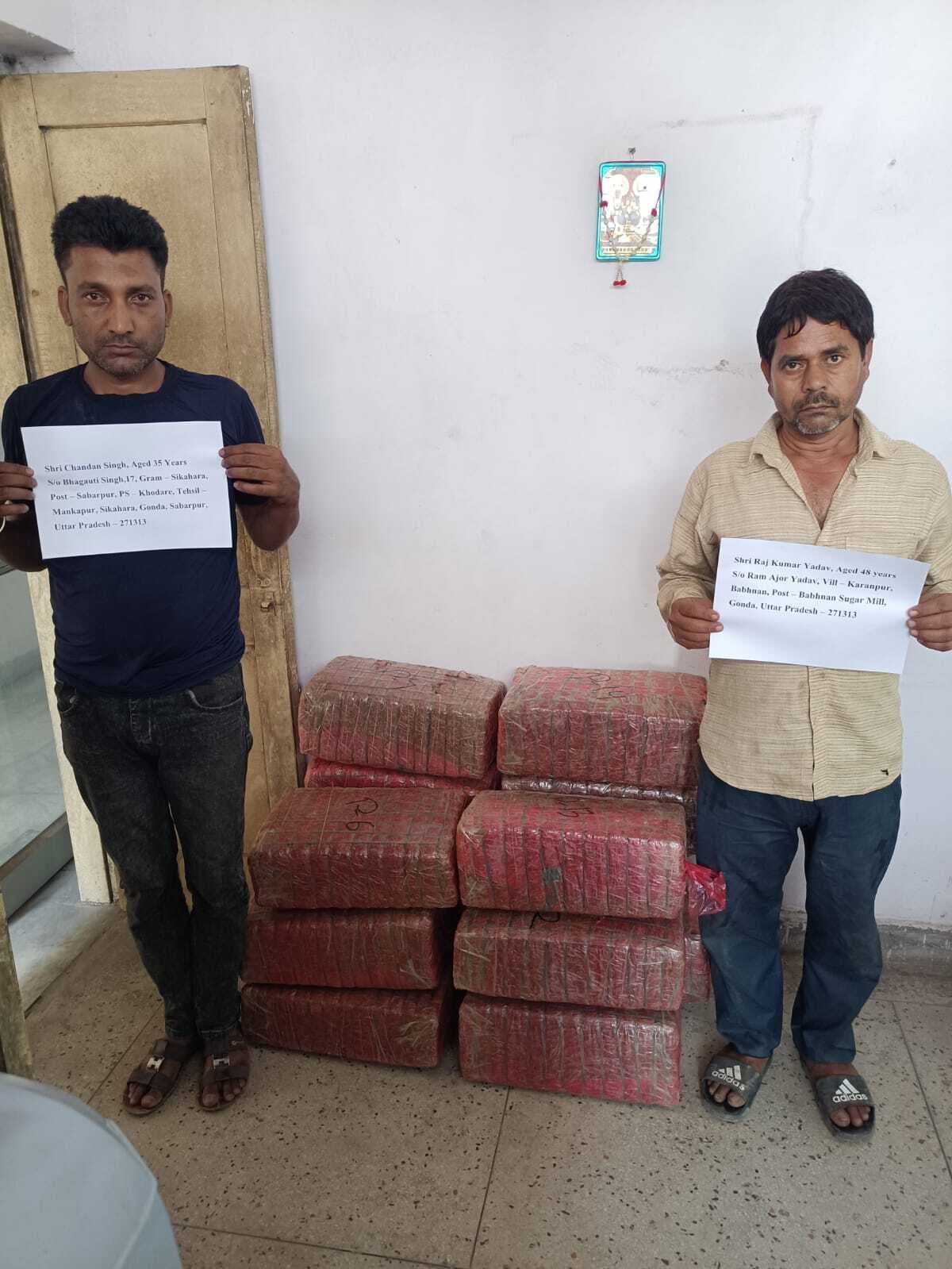 Patna : ट्रक में बने तहखाने से 68 लाख रुपये का 136 किलो गांजा जब्त