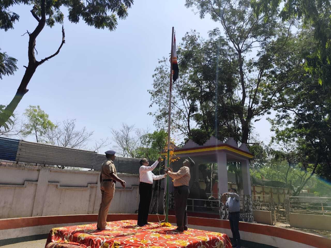 कोलियरी के मजदूरों और सभी अधिकारियों समेत यूनियन के प्रयास से 300 करोड़ का हुआ मुनाफा