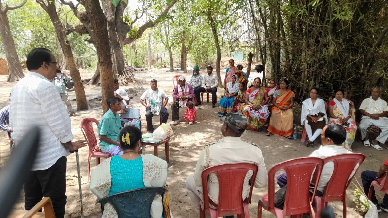 पारंपरिक औजार व तीर-धुनष की छूट,  जाल, फांस व बंदूक लाने पर रोक