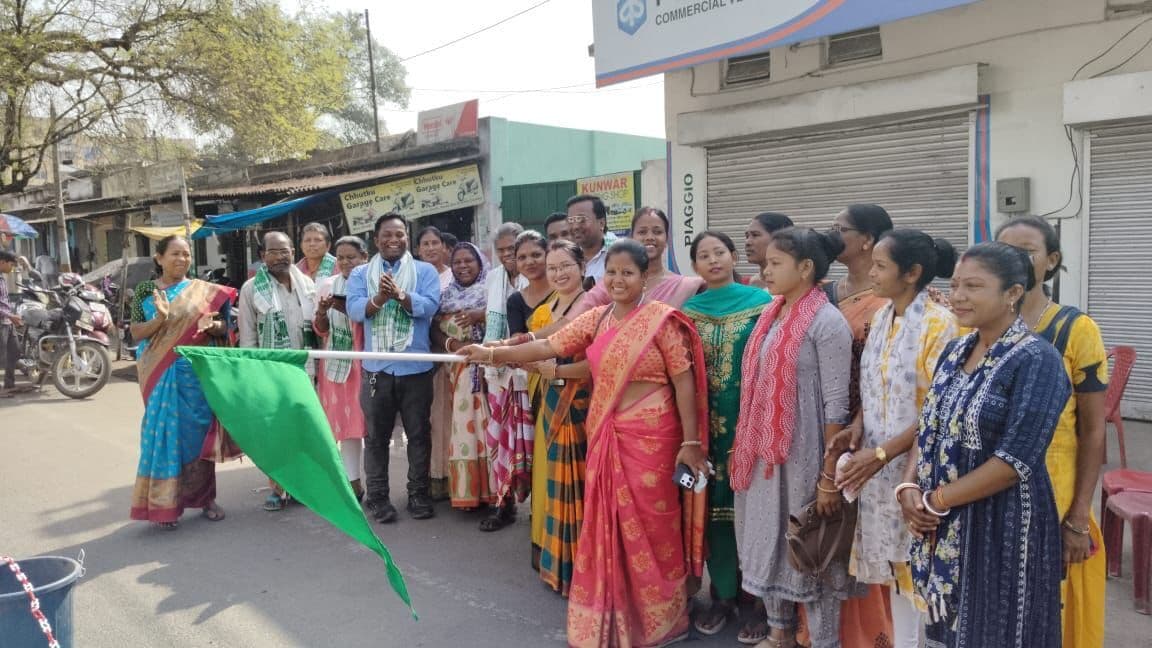 दक्षिण करनडीह पंचायत बनेगा स्वच्छ व सुंदर, महिलाएं रोजाना सड़कों पर लगायेंगी झाड़ू