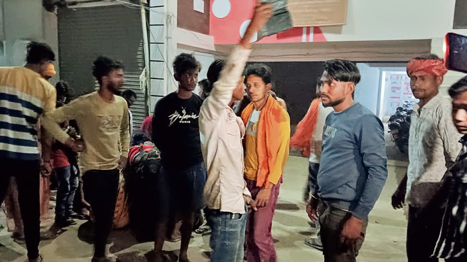 प्रसव के दौरान एक महिला की मौत, परिजनों ने काटा बवाल