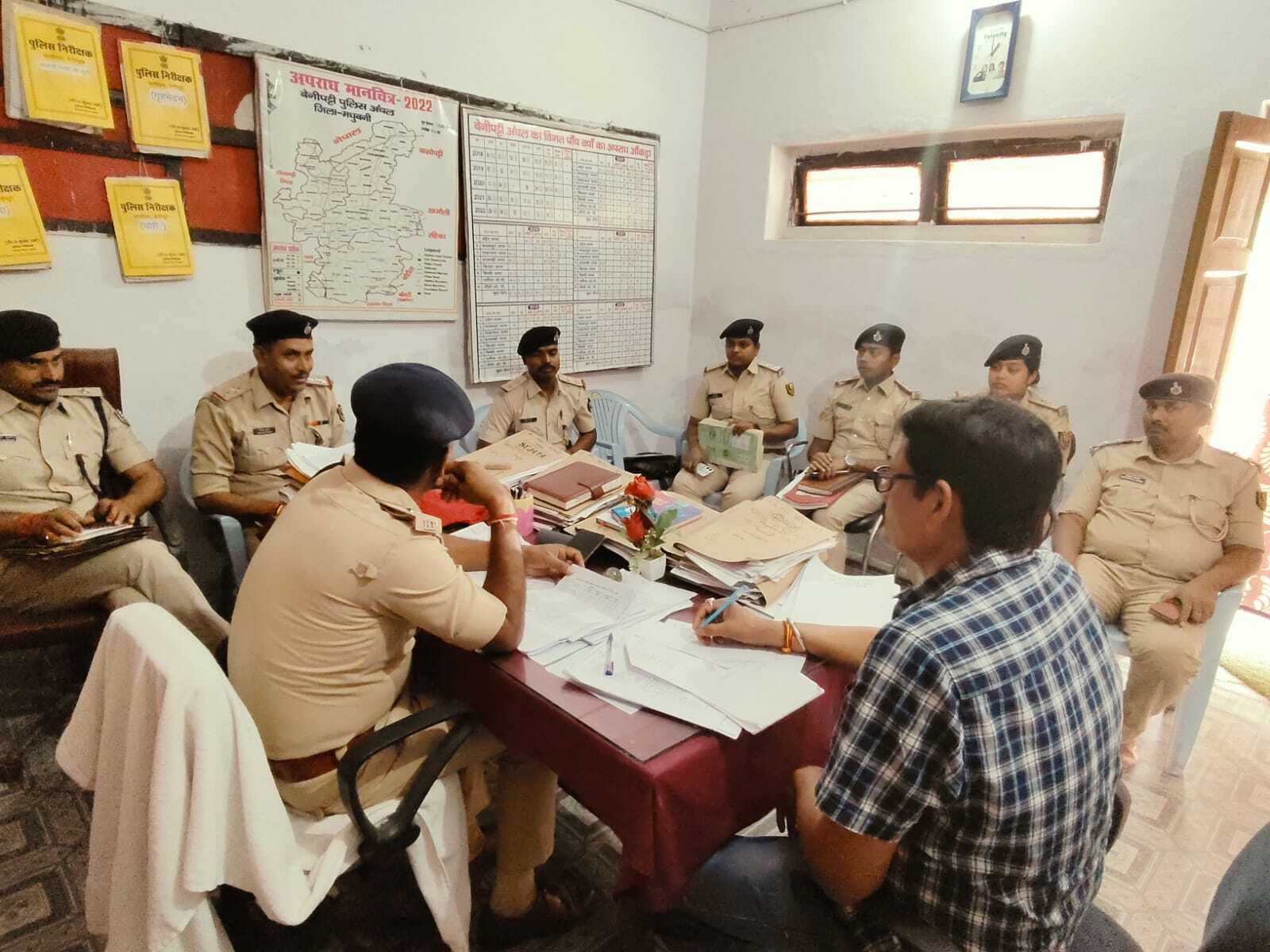 सर्किल पुलिस इंस्पेक्टर ने की समीक्षा गोष्ठी